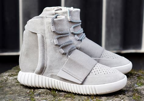 adidas yeezy 750 boost price.